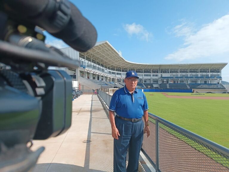 Estadio Roberto Clemente se inaugura en Octubre