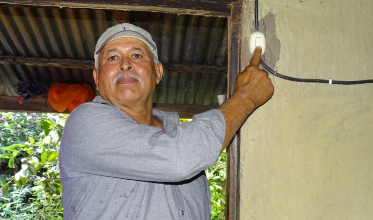 Inauguran proyecto de electrificación en San José de Bocay