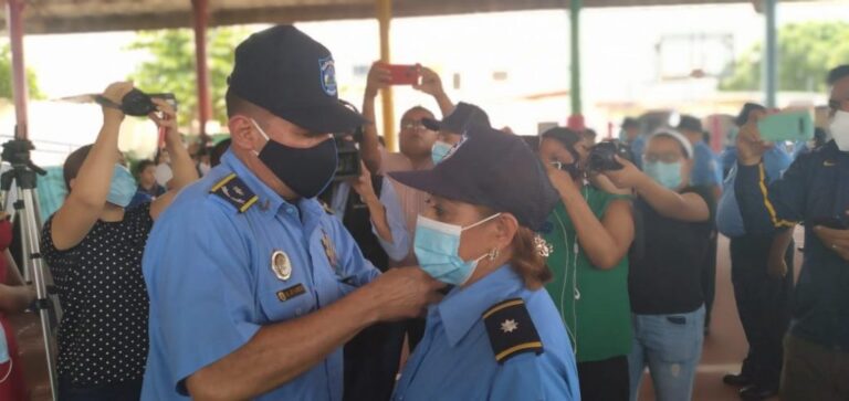 Pdte. Daniel Ortega autoriza ascenso de 33 Comisionados Mayores a Comisionados Generales