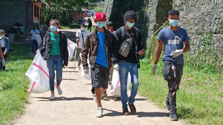 Realizan jornada de limpieza en el puesto fronterizo Las Manos