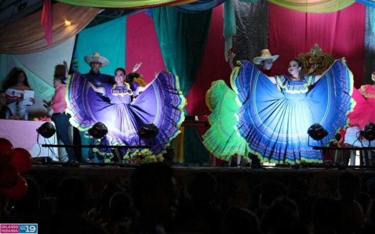 Eligen a la Reina y la India Bonita infantiles en Masaya