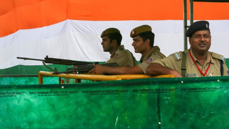 Violan a una mujer en un templo en la India