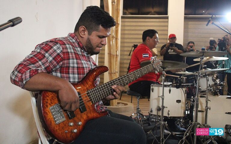 Imparten Máster Class de Batería y Percusión a Músicos