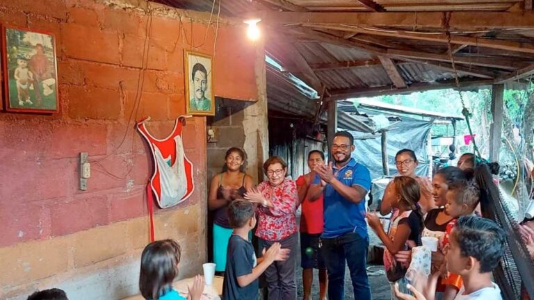 Familias matagalpina cuentan con energía eléctrica