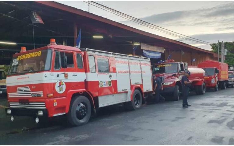 Trasladan cuatro unidades bomberiles a Nueva Guinea