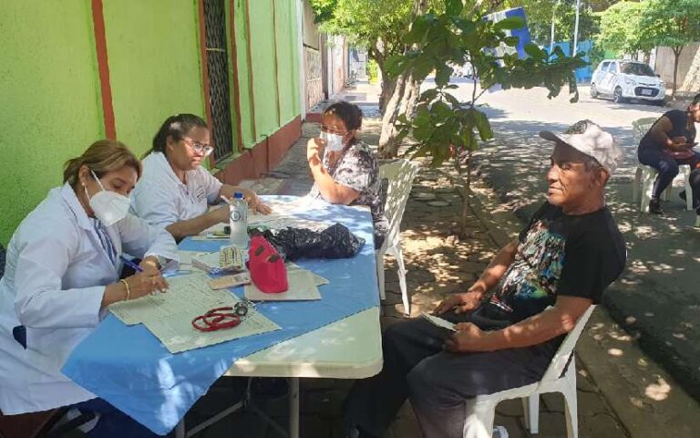Realizan feria de salud en el barrio Altagracia
