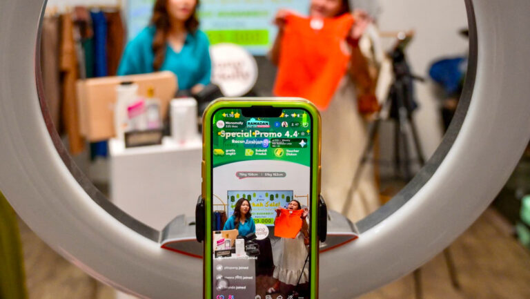 Gobierno de Indonesia prohíbe el comercio en las redes sociales