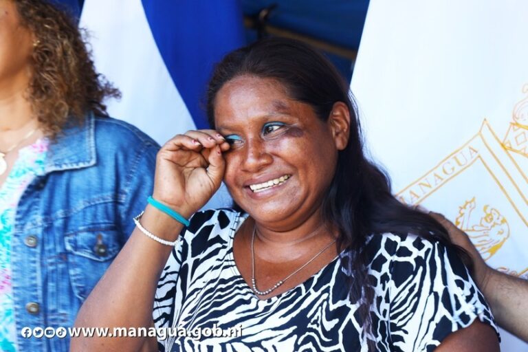 ALMA entrega vivienda digna a familia habitante del barrio Laureles Sur