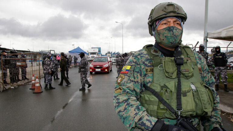 Se escapan 7 presos de una cárcel de Ecuador