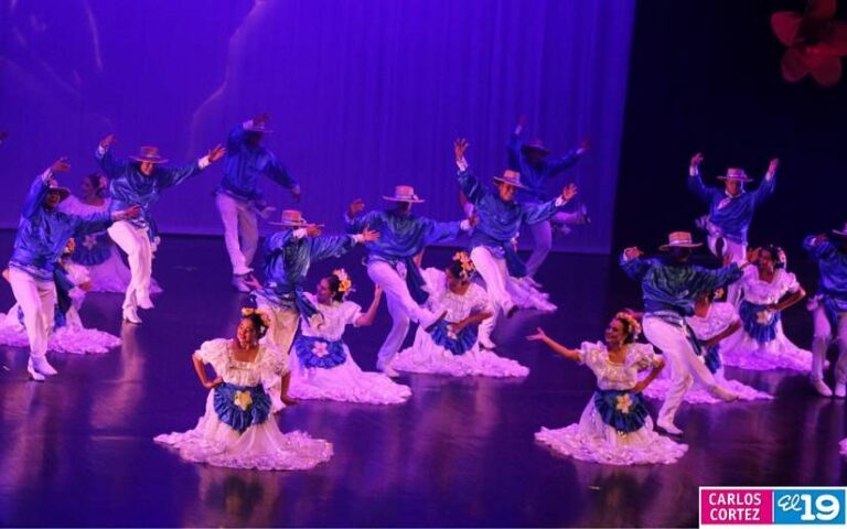 Ballet Folclórico “Tlakachaltepetl” presenta obra “Al Son del Tambor”