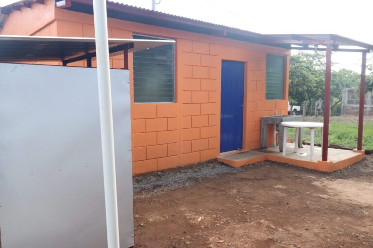 Familias de Juigalpa reciben vivienda