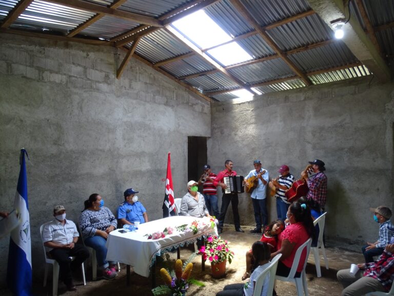 Electrifican la comunidad “Los Brenes” en Nindirí