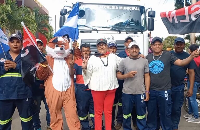 Entregan camión recolector de basura en Jinotepe