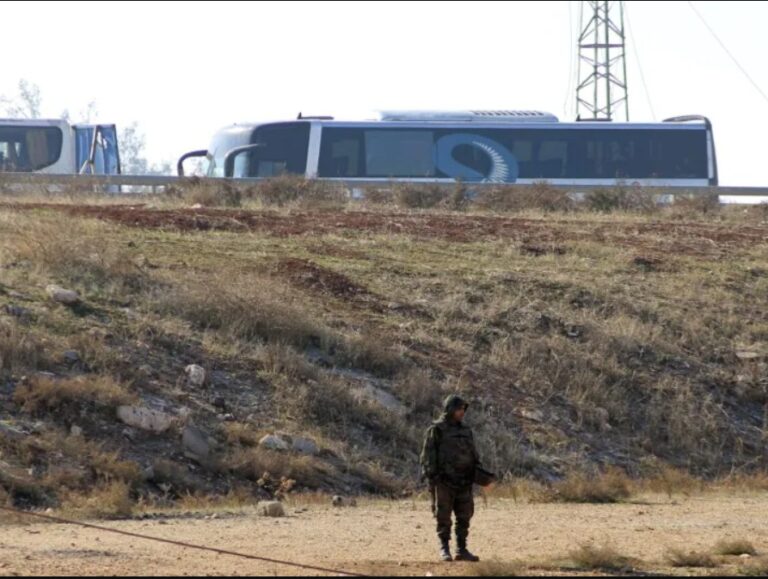 Atacan con drones una ceremonia militar en Siria