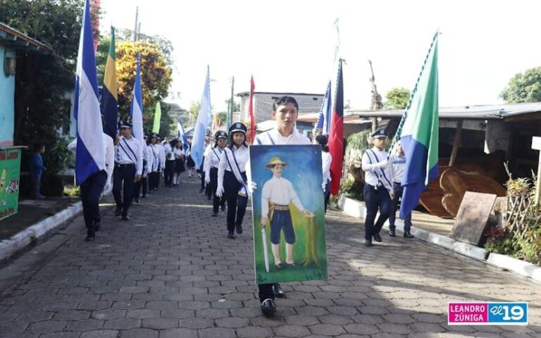 Comunidad educativa rinde homenaje al General Benjamín Zeledón