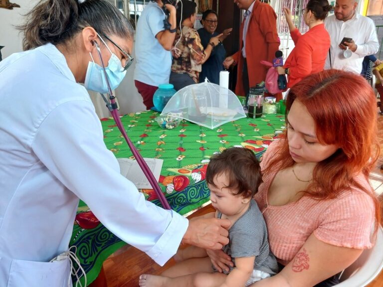 Feria de la Salud llega hasta las familias del Reparto Los Robles