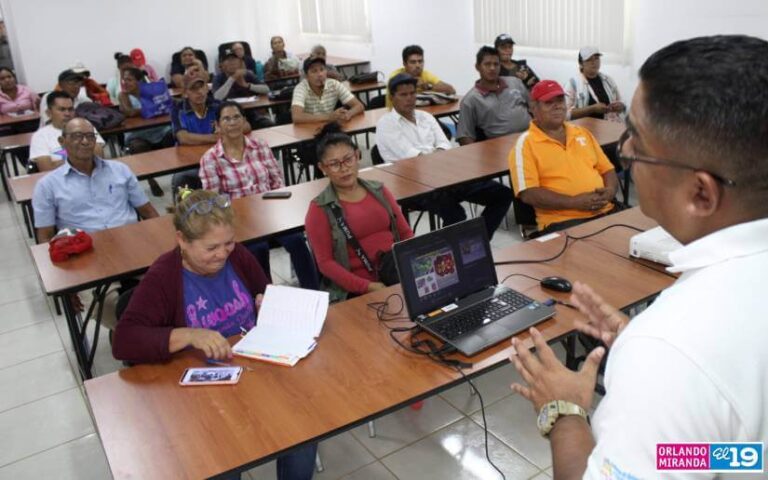 INTA presenta a productores nueva variedad de chiltoma y chile