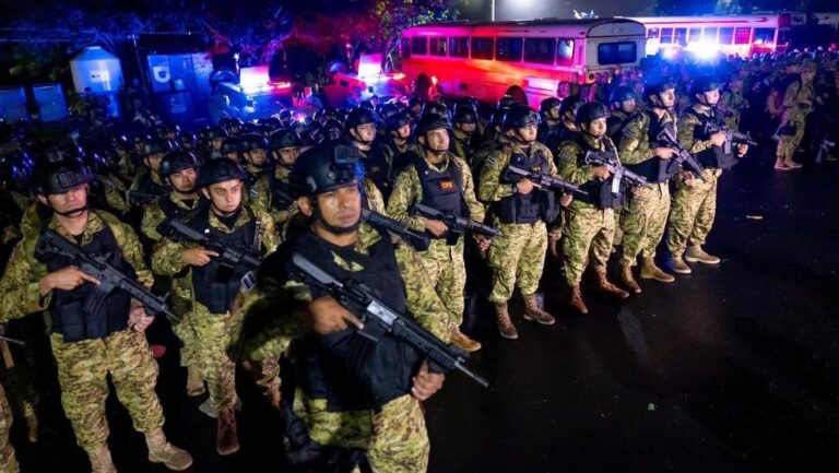 Bukele despliega 4,000 efectivos para combatir las pandillas