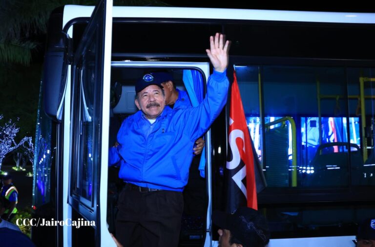 Pdte. Daniel entrega 250 buses a transportistas de Managua y Ciudad Sandino