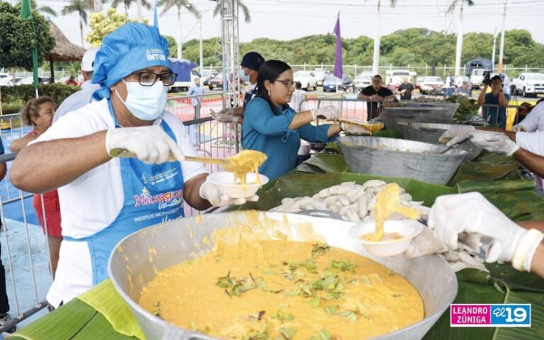 Realizan el Indio Viejo Más Grande en el Puerto Salvador Allende