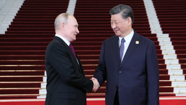 Putin se reúne con su homólogo Xi Jinping en Pekín