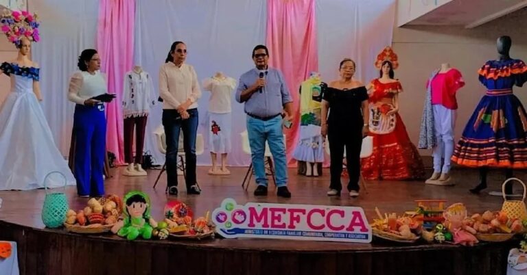 Realizan el II Encuentro Nacional de Textil y Confección