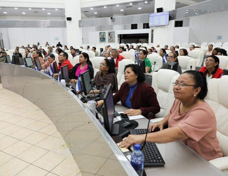 Parlamento de Nicaragua elige a contralores propietarios y suplentes