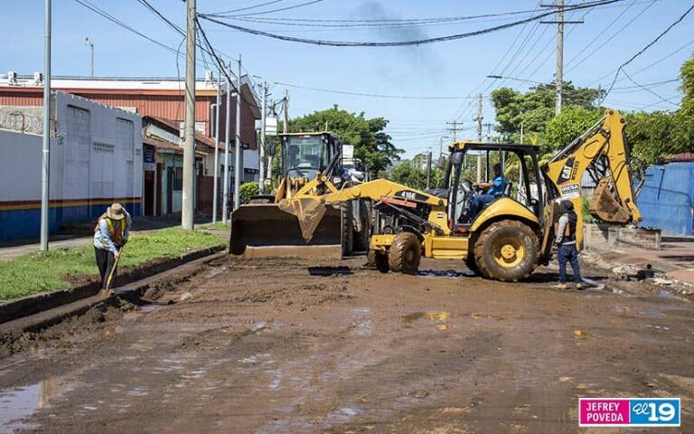 Avanza el mejoramiento vial en la Calle El Triunfo en Managua