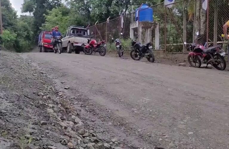 Rehabilitan 20 kilómetros de caminos en Boaco