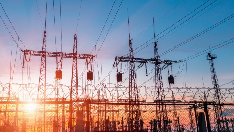 Colombia restringe la venta de energía a Ecuador