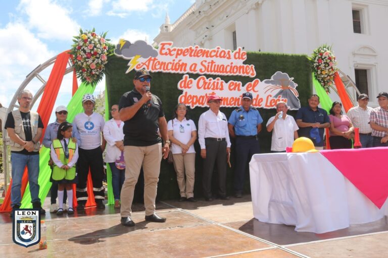 Desarrollan en León Feria de Atención a Situaciones de Crisis