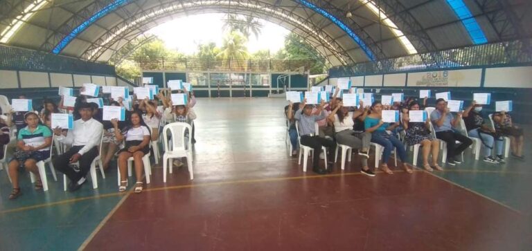 Protagonistas de graduan de cursos técnicos en Tipitapa