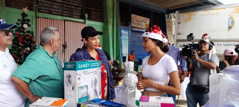 Mercados de Managua con variedad de productos de la temporada decembrina