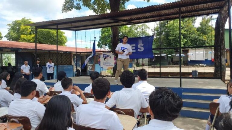 Federación de Estudiantes inicia capacitación sobre arte y fotografía
