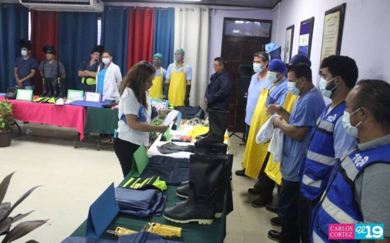 Dotan de equipos de protección a trabajadores del Hospital Lenin Fonseca