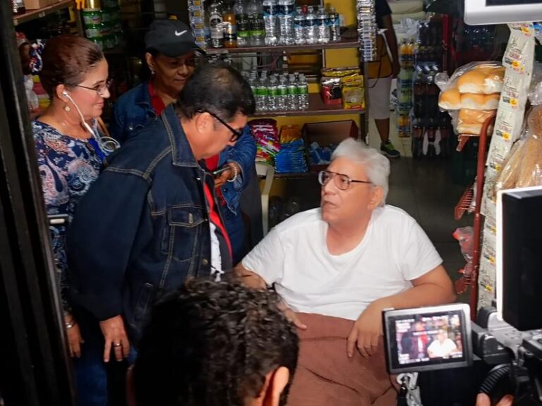 Entregan sillas de ruedas a adultos mayores de Managua