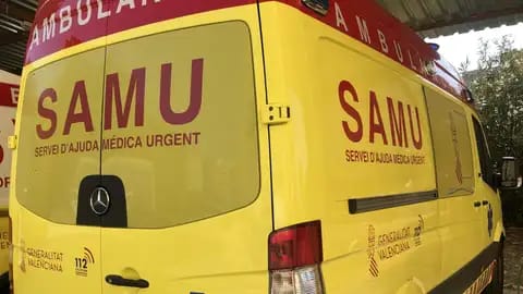 Mujer da a luz con el doctor al teléfono