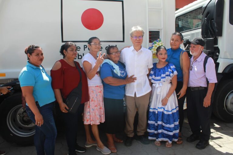 Familias de Somotillo contarán con un nuevo camión de basura