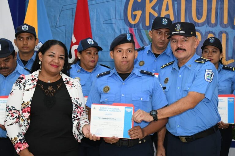Entregan 666 certificados a Policías que se promocionaron de diferentes cursos
