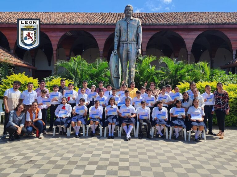 Realizan clausura taller de Robótica en León