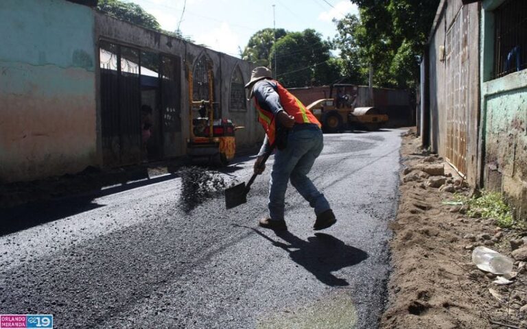 Mejoran las calles en el barrio Francisco Salazar