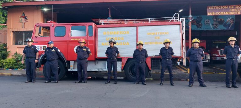 Trasladan dos camiones a nueva Estación de Bomberos en Bocana de Paiwas