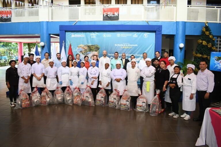 Entregan estímulos a estudiantes que participaron del Festival de Recetas Saludables