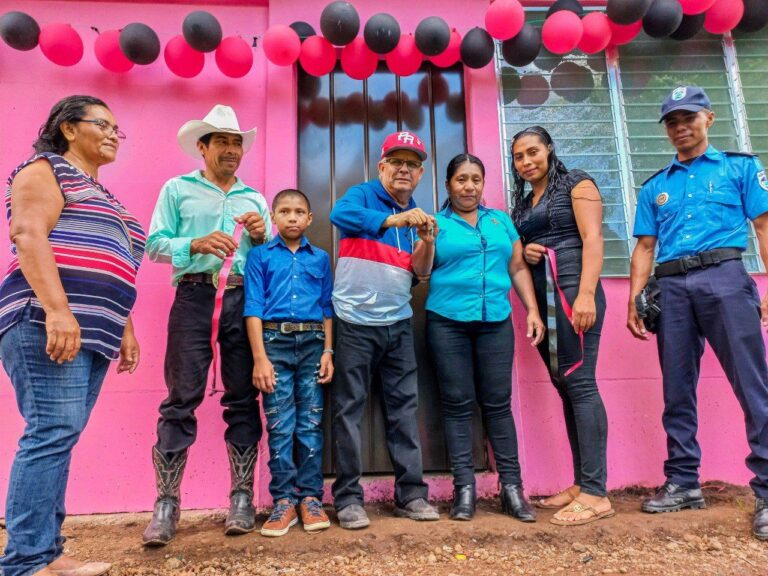 Entregan más viviendas en Boaco