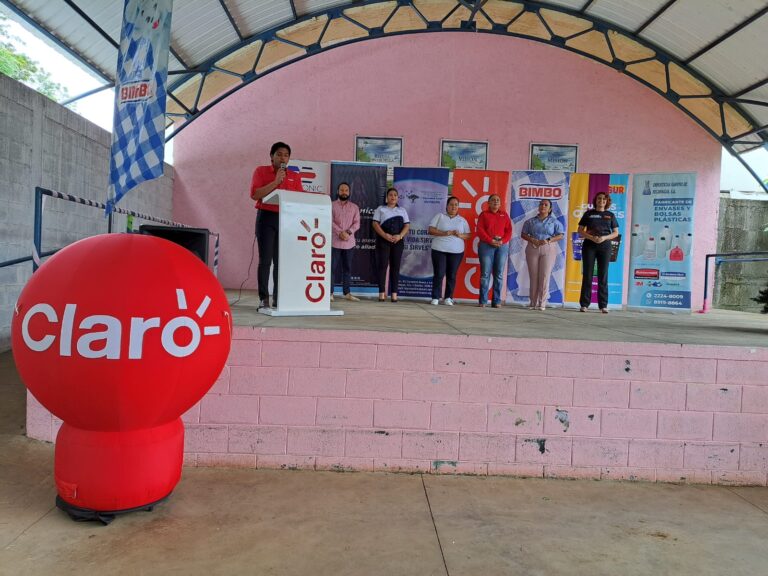 Claro lanza colecta navideña “Juntos por Pajarito Azul”