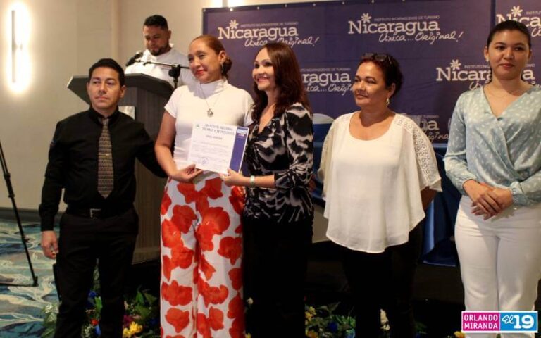 Entregan certificados a emprendedores del sector turístico de Managua