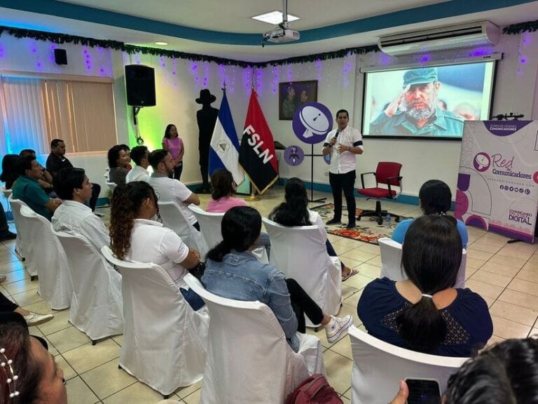 Red de Comunicadores rinde homenaje al tránsito a otro plano de vida de Fidel Castro