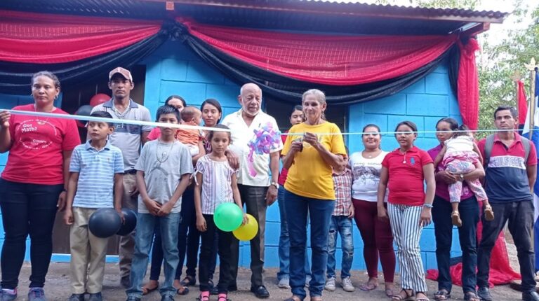 Gobierno entrega seis viviendas en Chontales