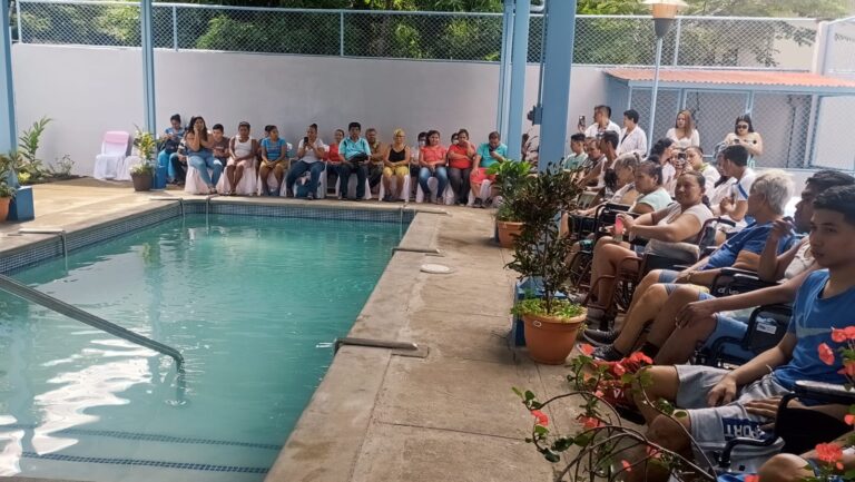 Hospital Aldo Chavarría cuenta con piscina para Hidroterapia