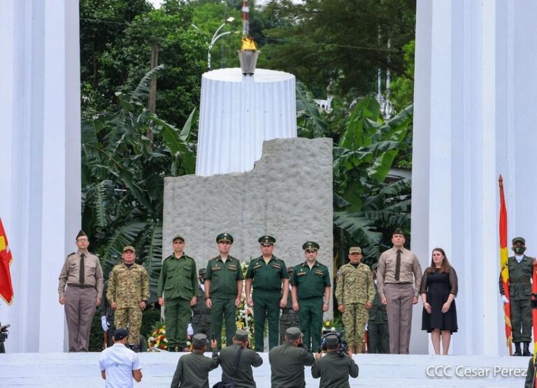 Ejército de Nicaragua rinde homenaje a oficiales caídos en el cumplimiento de sus misiones